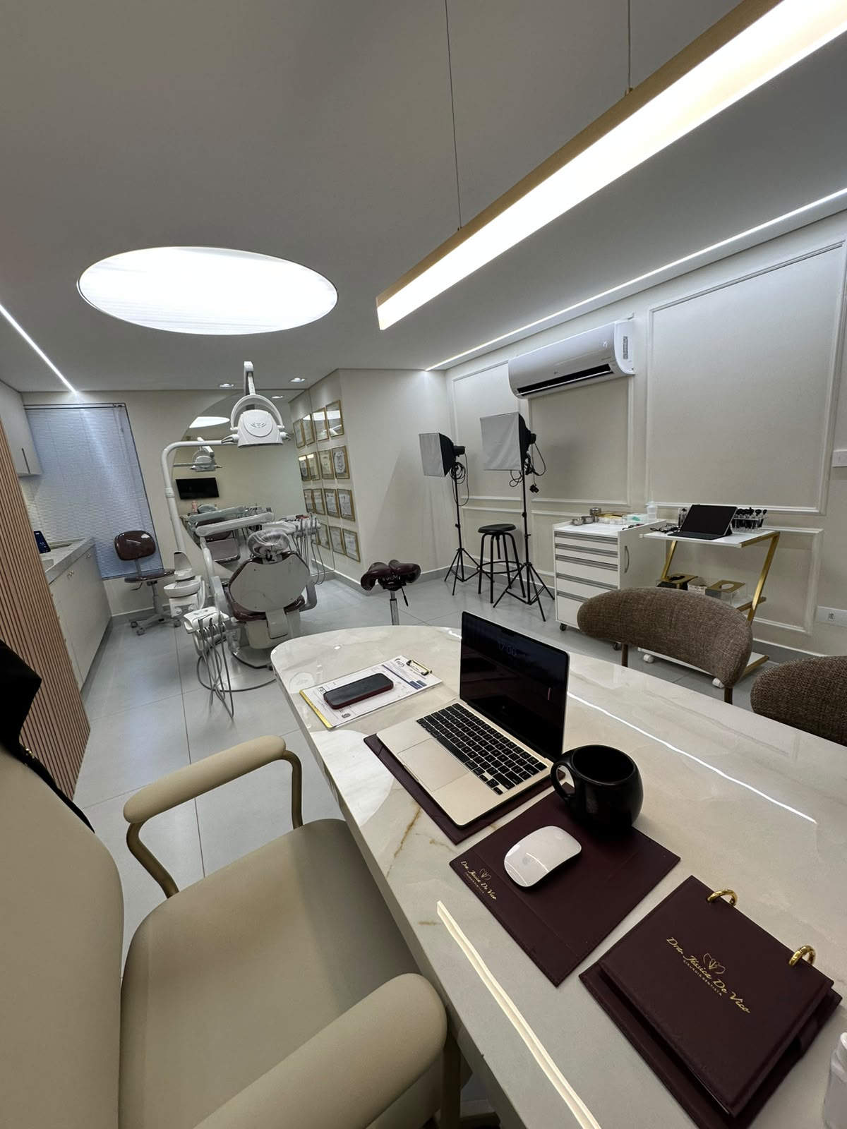 Ambiente e equipe da Clínica LAVIC